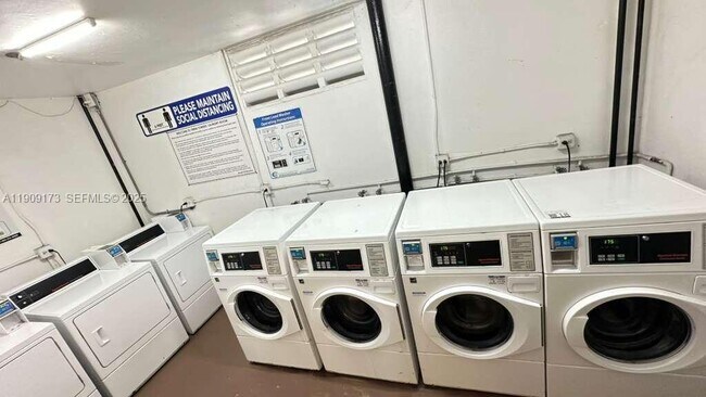 Building Photo - 1475 NE 125th Terrace