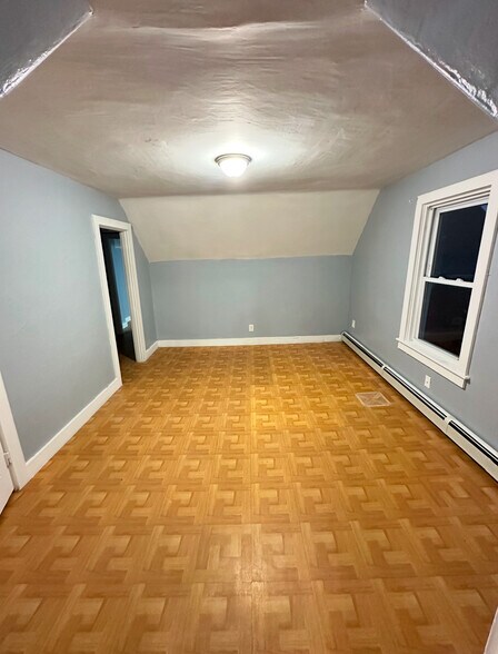 Building Photo - 89 Hamlet Ave