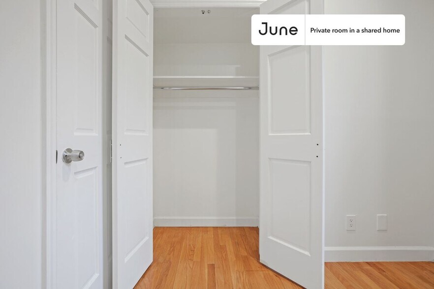 Building Photo - Room in Shared 4 bed/1 bath home