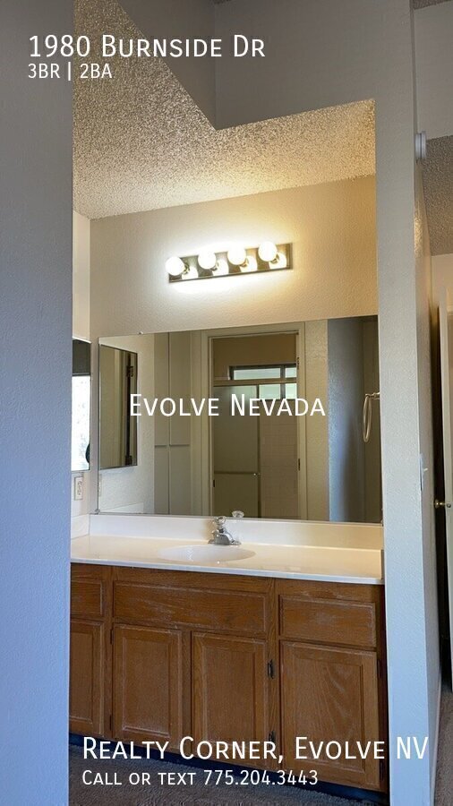 Building Photo - 1980 Burnside Dr