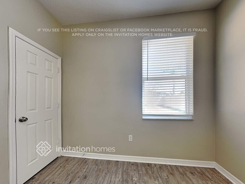 Building Photo - 498 Woodford Dr