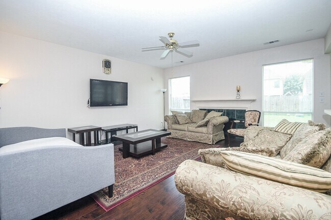 Building Photo - 15715 Brookwood Lake Pl