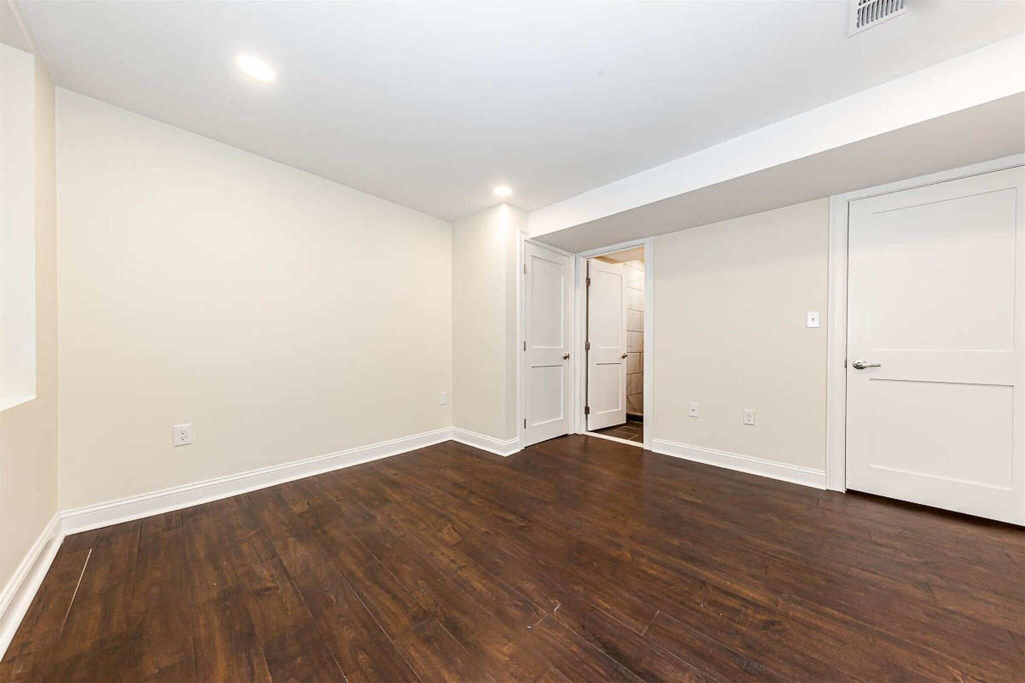 Building Photo - 29 Albion St