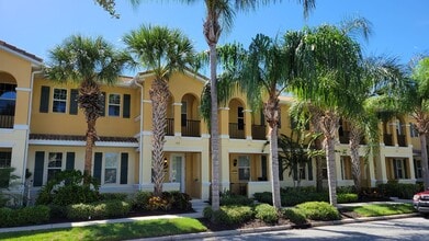 Building Photo - SEASONAL ONLY  3 bedroom, 2 1/2 bath townhome off University Parkway with water view