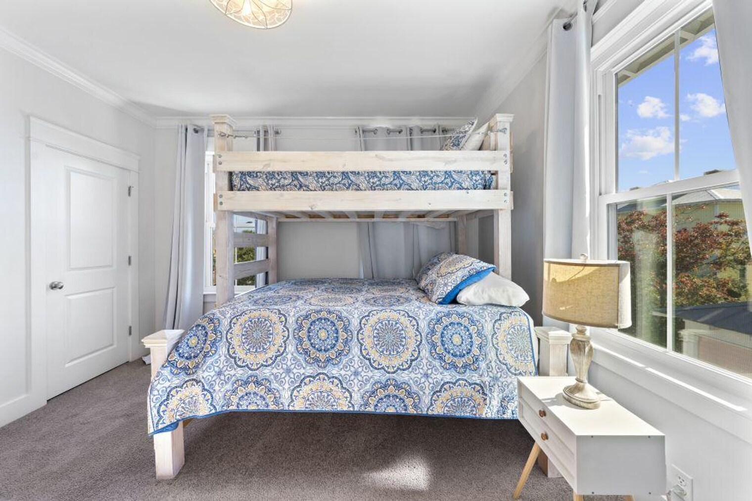 Building Photo - 15 Meeting St