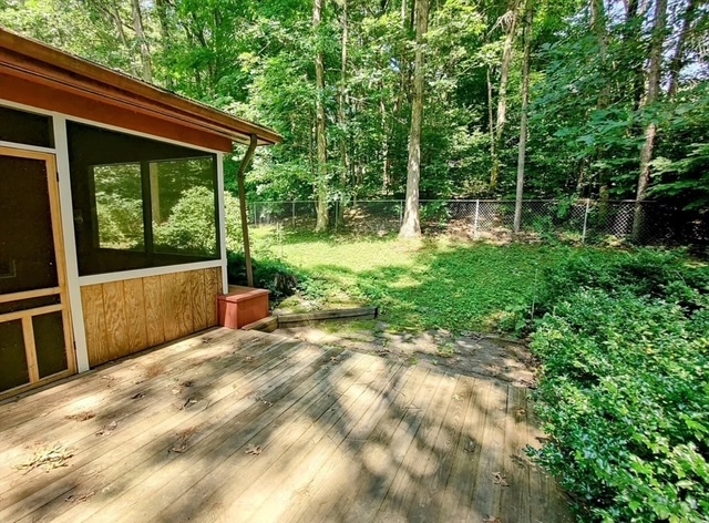 Private and Quiet back yard - 260 Grantwood Dr