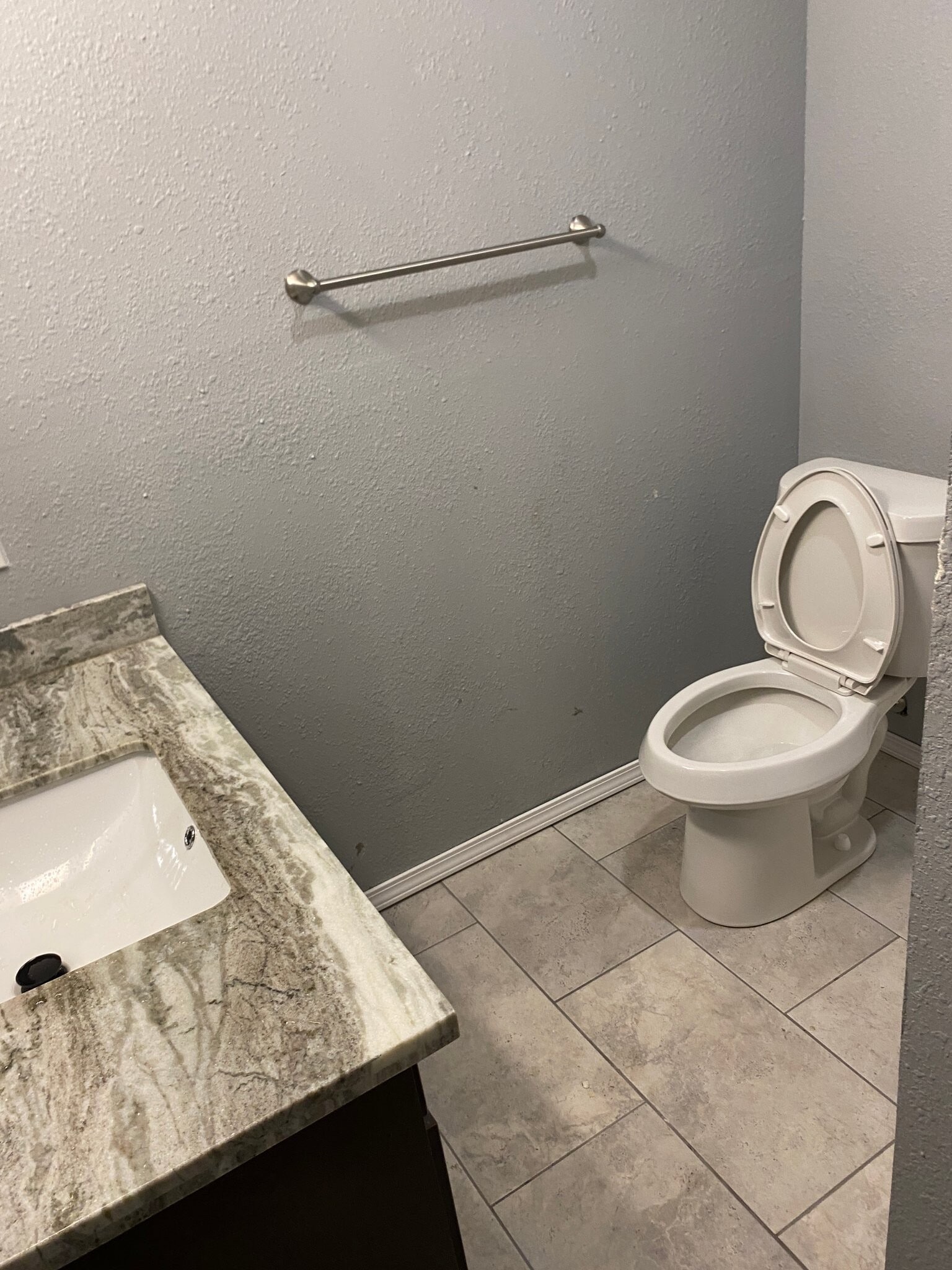 Building Photo - 418 E 1st St