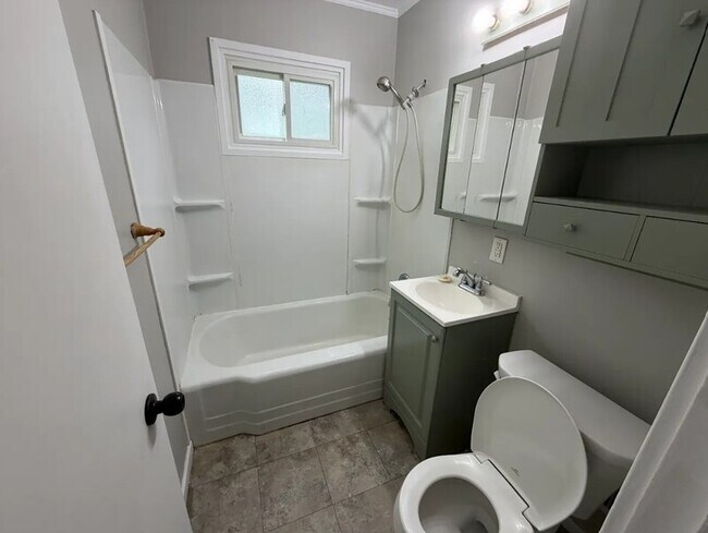 Building Photo - 2745 S 37th St