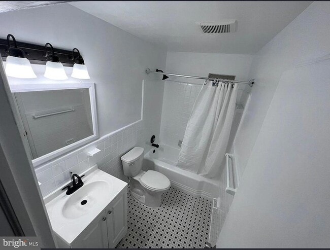 Building Photo - 1812 N Jackson St