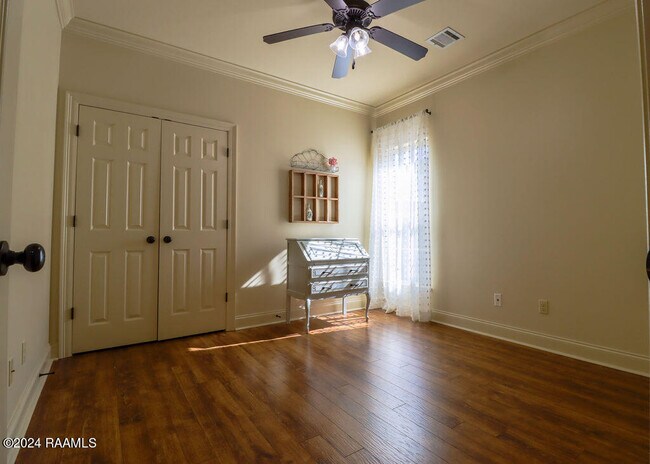 Building Photo - 228 Crenshaw Dr