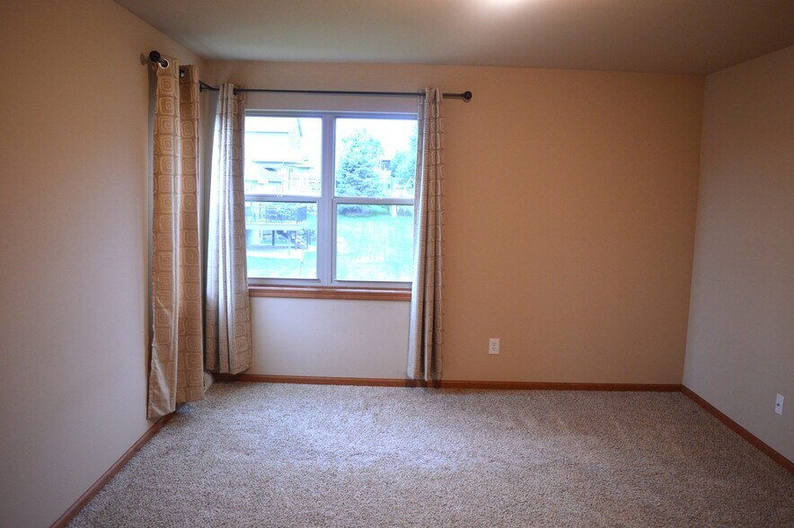 Building Photo - 708 Sundance Dr