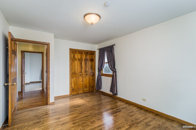 Building Photo - 5305 S Madison Ave