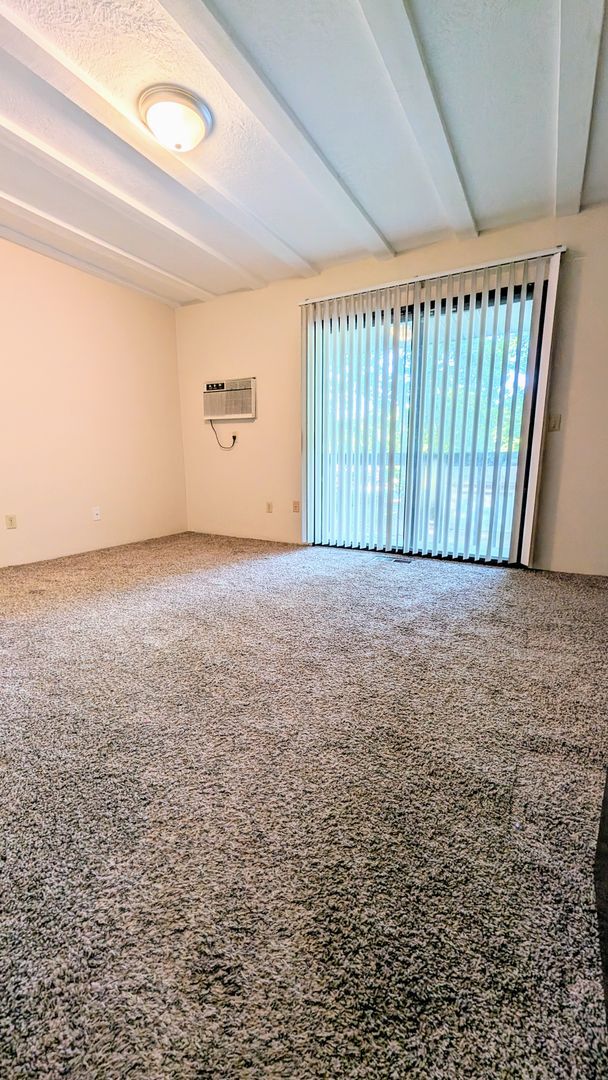 Building Photo - Two Bedroom Apartment in Portage