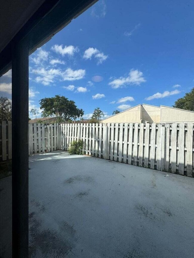 Building Photo - 11866 Sturbridge Ln