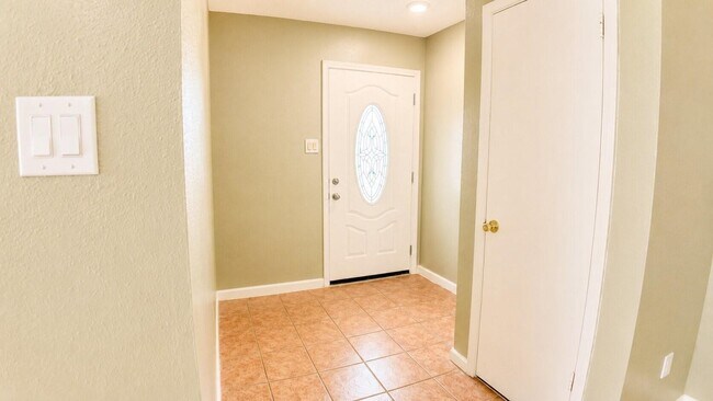 Building Photo - 9507 Wellsworth Dr