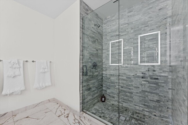 Building Photo - 851 NE 1st Ave