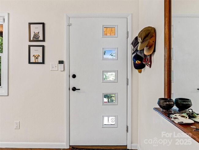 Building Photo - 44 Broadview Ave