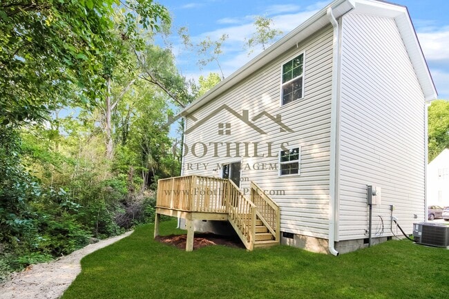 Building Photo - 4-Bedroom Gem in Williamston—Don’t Miss This!