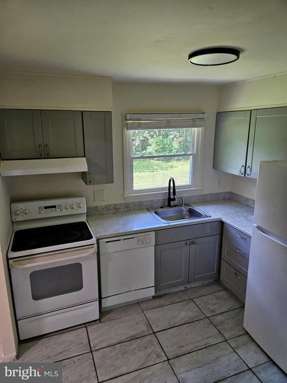 Building Photo - 254 Cedarmere Cir
