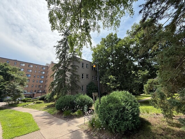 Building Photo - Lake Condo near W Lake & Excelsior Blvd - ...