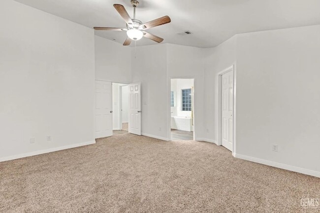 Building Photo - 14004 Las Entradas - Gorgeous NW remodeled...