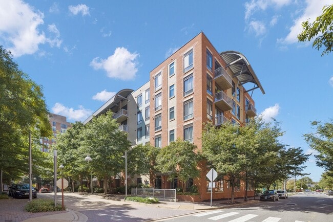 Building Photo - The Hartford | 2 Bed | 2 Bath | 1,100 Sf | 1 Private Balcony | 1 Garage Parking