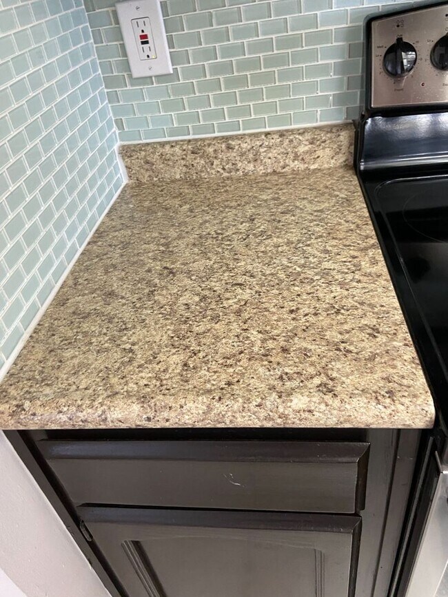 Building Photo - Home For Rent