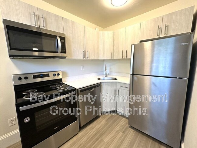 Building Photo - 2809 W Queen Ln
