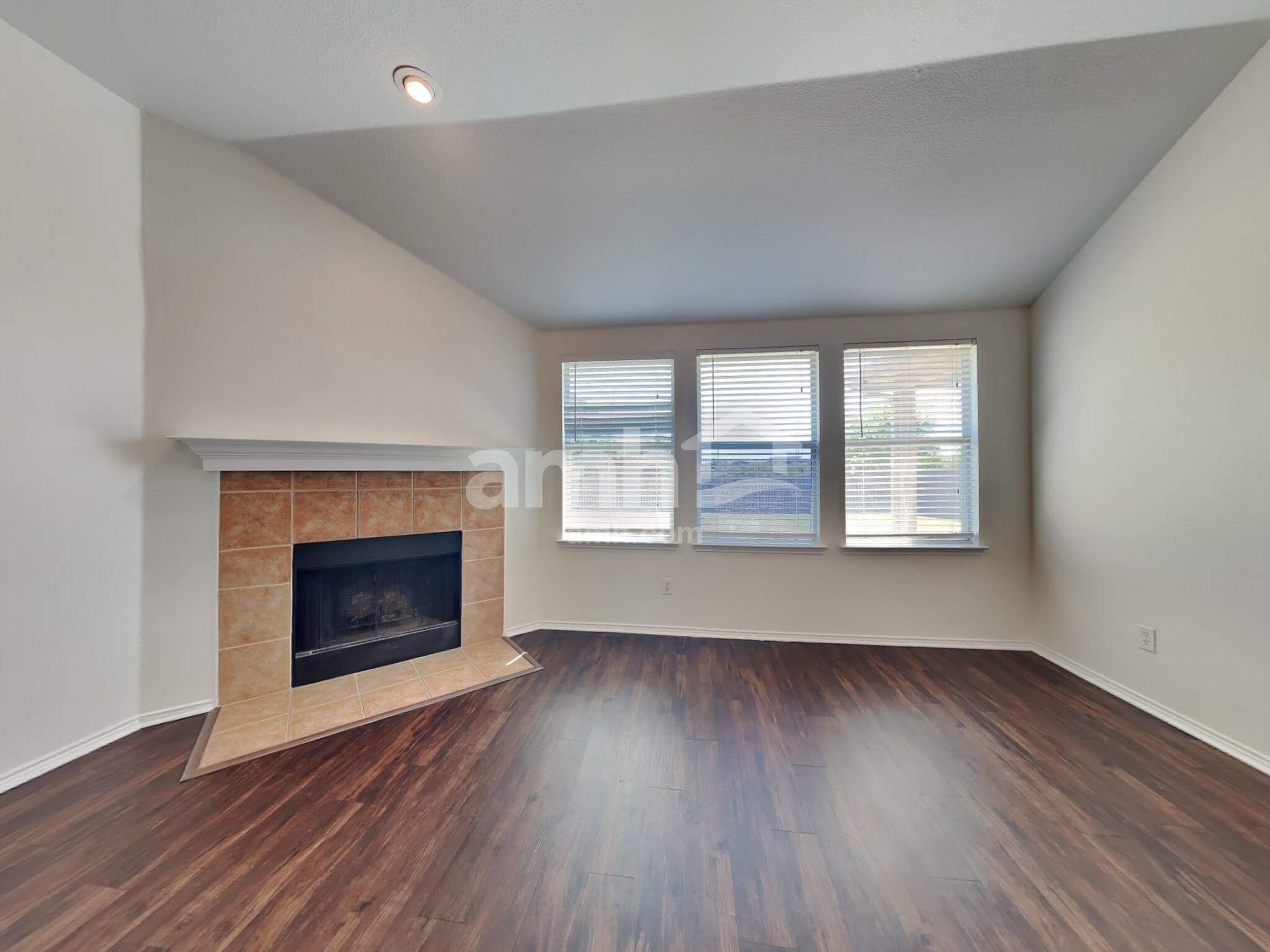 Building Photo - 12529 Patnoe Dr