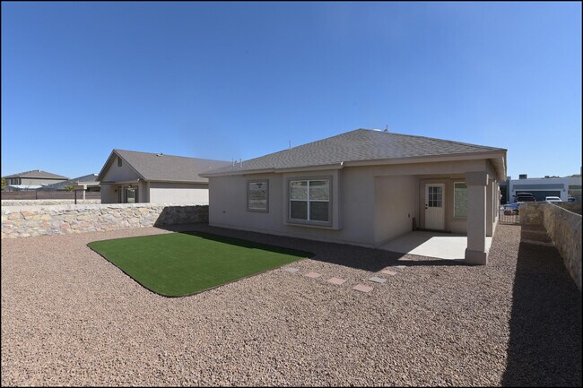Building Photo - 3131 Red Orchard Dr