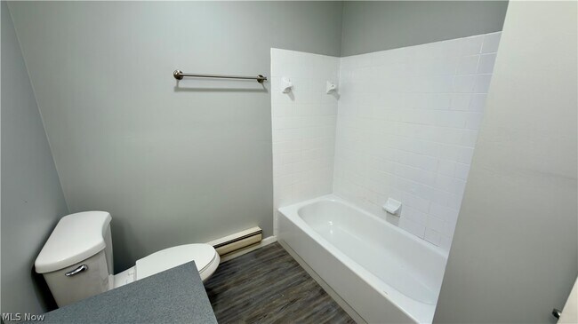 Building Photo - 229 Brunswick Dr
