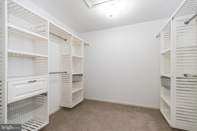 Building Photo - 5128 Barness Ct