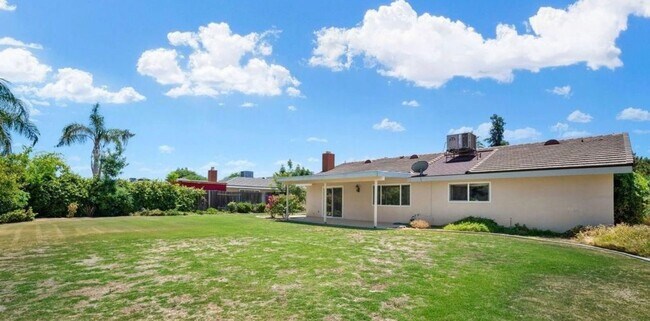 Building Photo - 6604 Cherrywood Ave