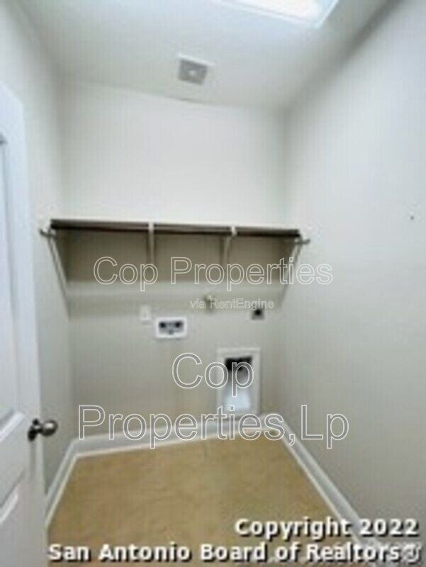 Building Photo - 8221 Dublin Forest