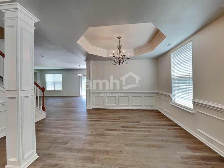 Building Photo - 1409 Paulonia Way