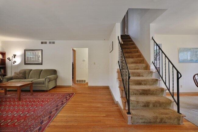 Building Photo - 714 Island Ct