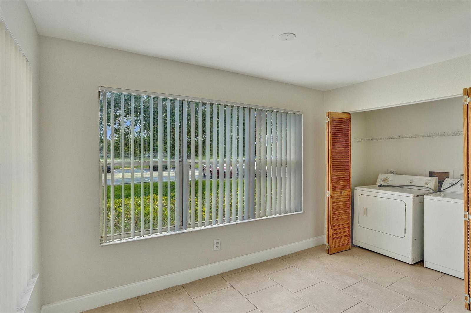Building Photo - 12650 Vista Isles Dr