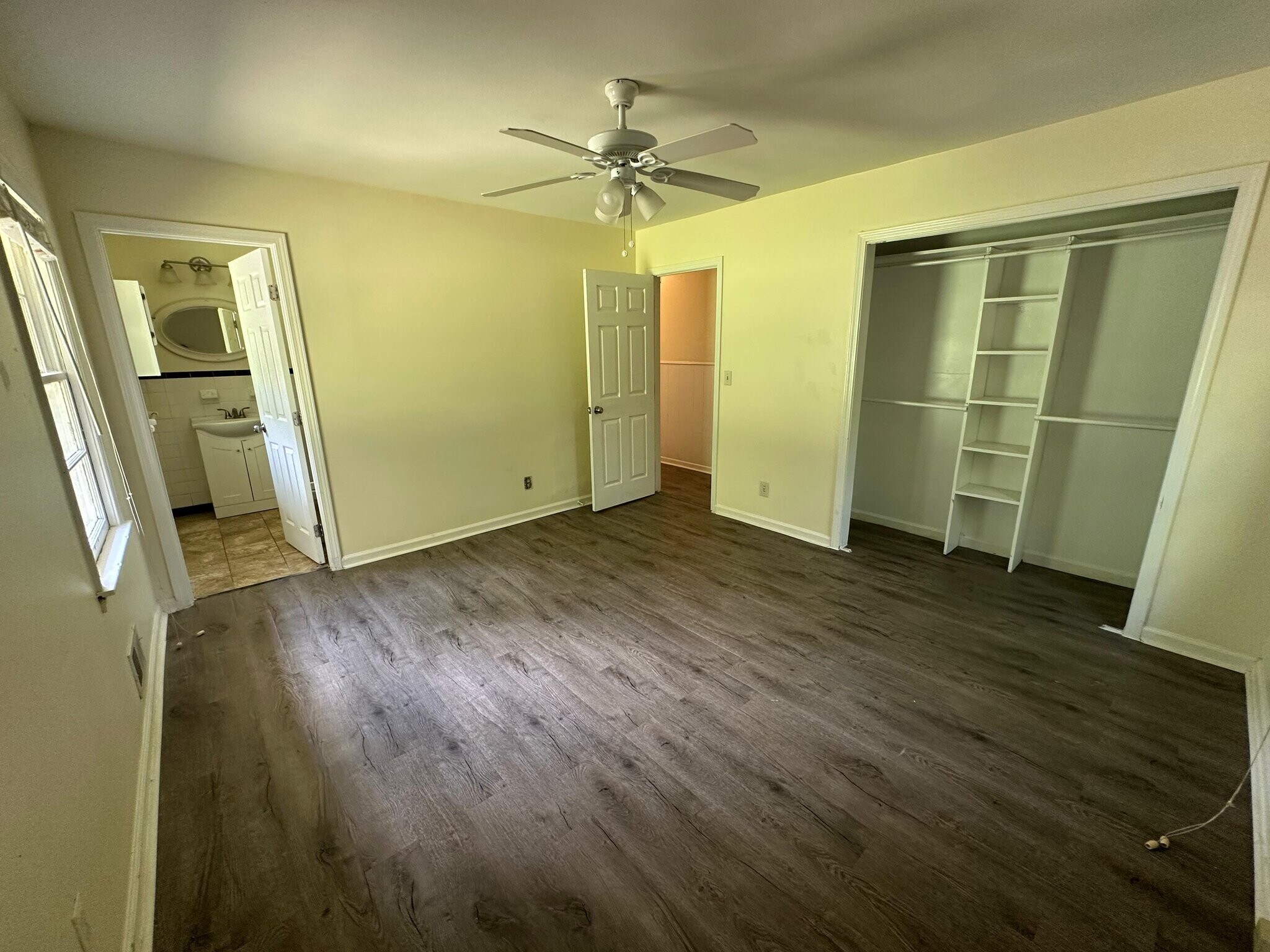 Building Photo - 5007 Spring Hill Dr