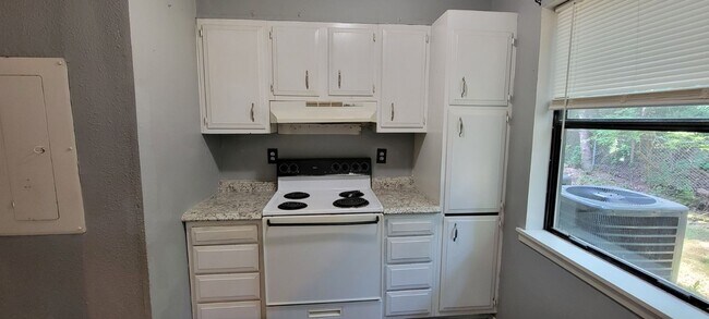 Primary Photo - 2 Bedroom 1 Bath Condo Style Apartment