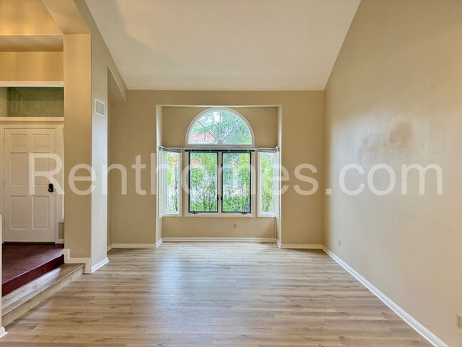 Building Photo - 12613 Crest Knolls Ct