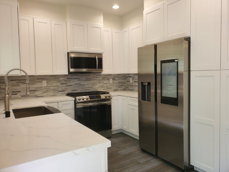 Building Photo - 6325 Tallman Ave