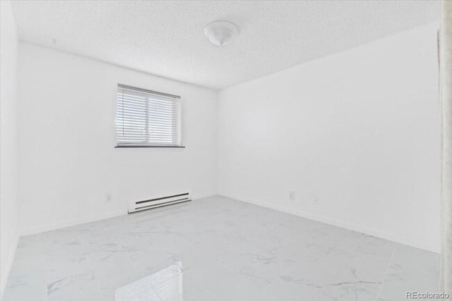 Building Photo - 214 S Ingalls St