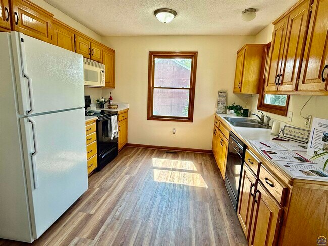 Building Photo - 33124 W 87th Terrace
