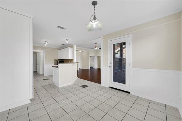Building Photo - 3115 Creekside Dr