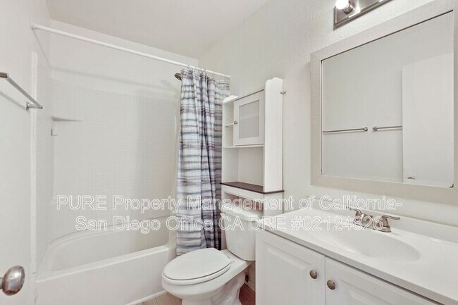 Building Photo - 528 7th St