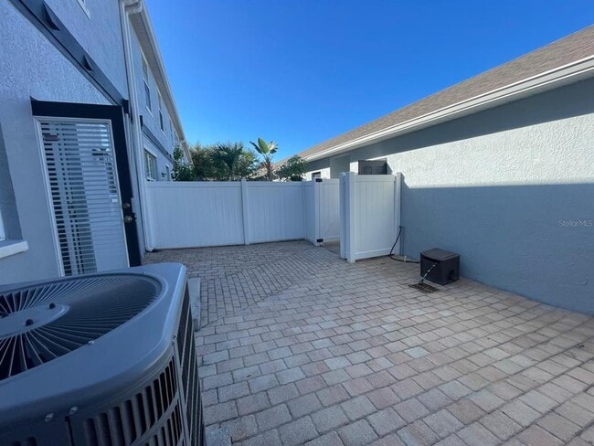 Building Photo - 13208 Silver Strand Falls Dr