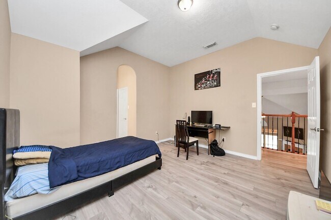 Building Photo - 706 River Delta Ln