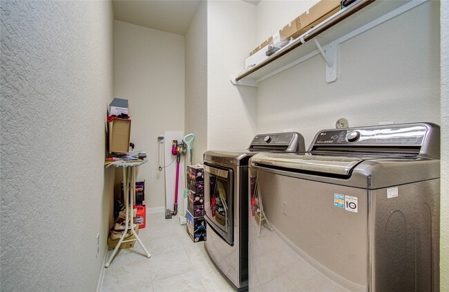 Building Photo - 2702 Fairfield Bend Pl