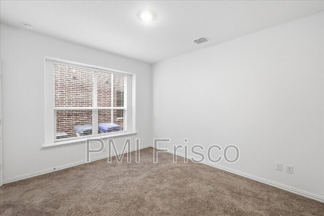 Building Photo - 8316 Catalpa Ln