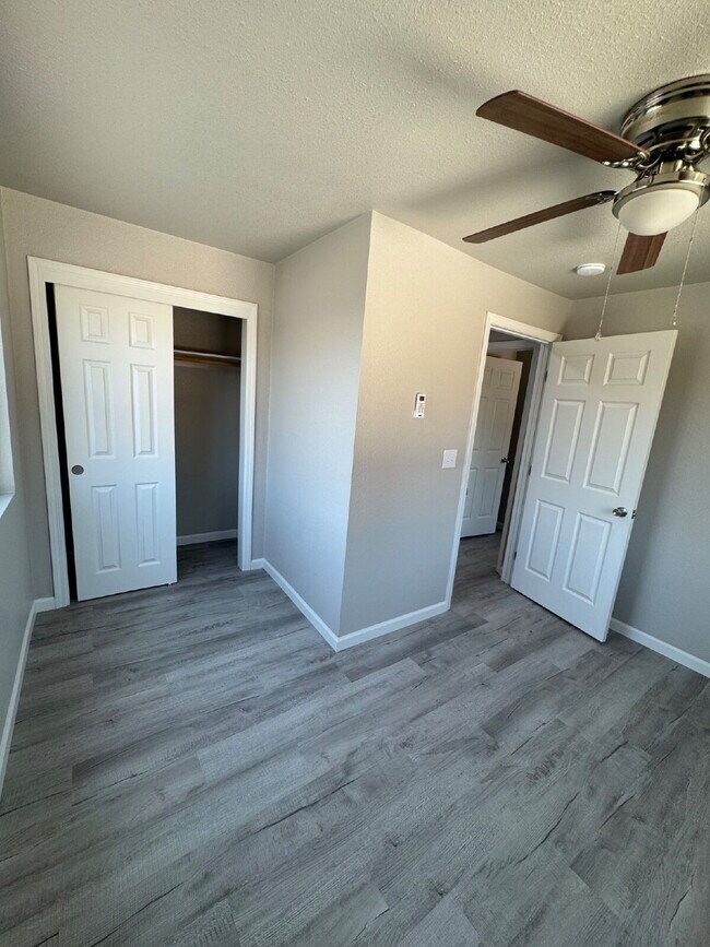 Building Photo - Now Available – Renovated 2 Bed / 1 Bath A...